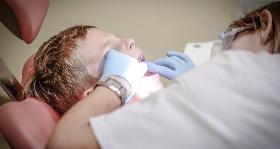 Klucz do zdrowego uśmiechu – Dlaczego ważne jest znalezienie dobrego dentysty?