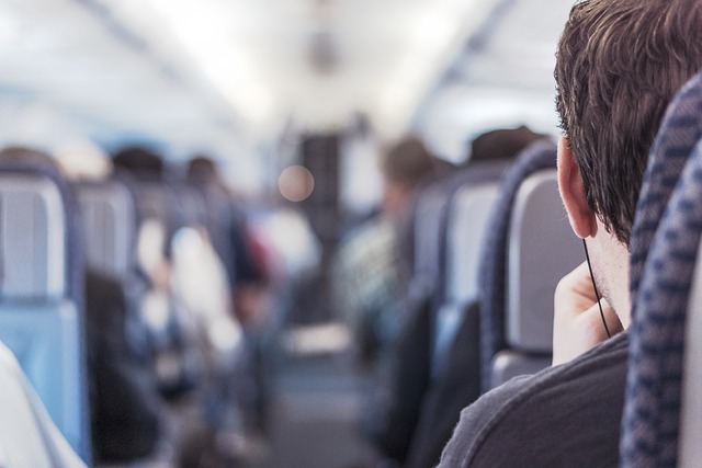 Jak efektywne wykorzystanie czasu podczas podróży prywatnym samolotem wpływa na sukces w biznesie?