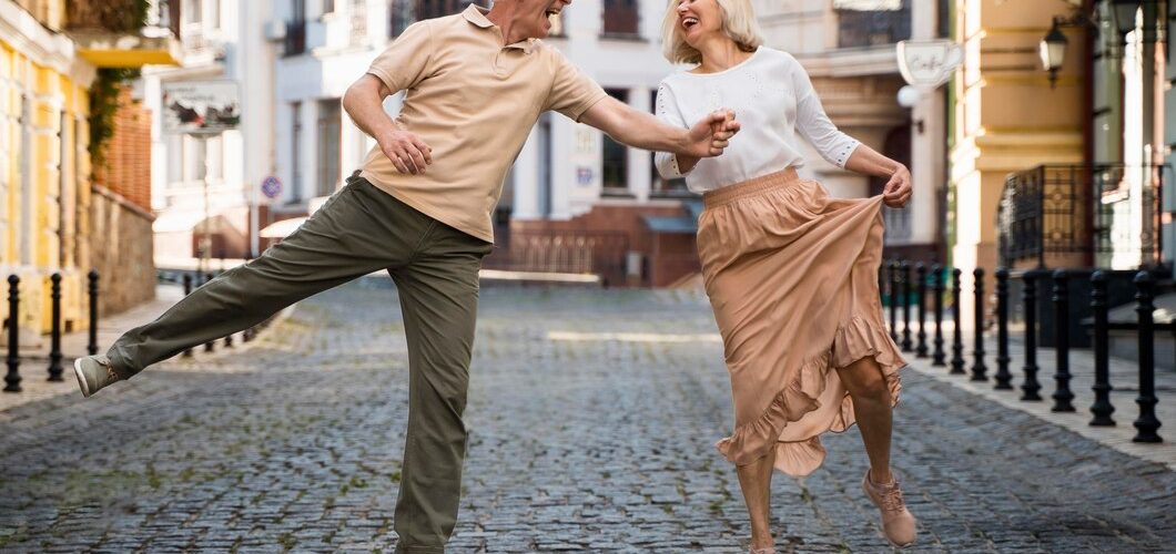 Odkrywaj radość i korzyści płynące z nauki tańca towarzyskiego w każdym wieku