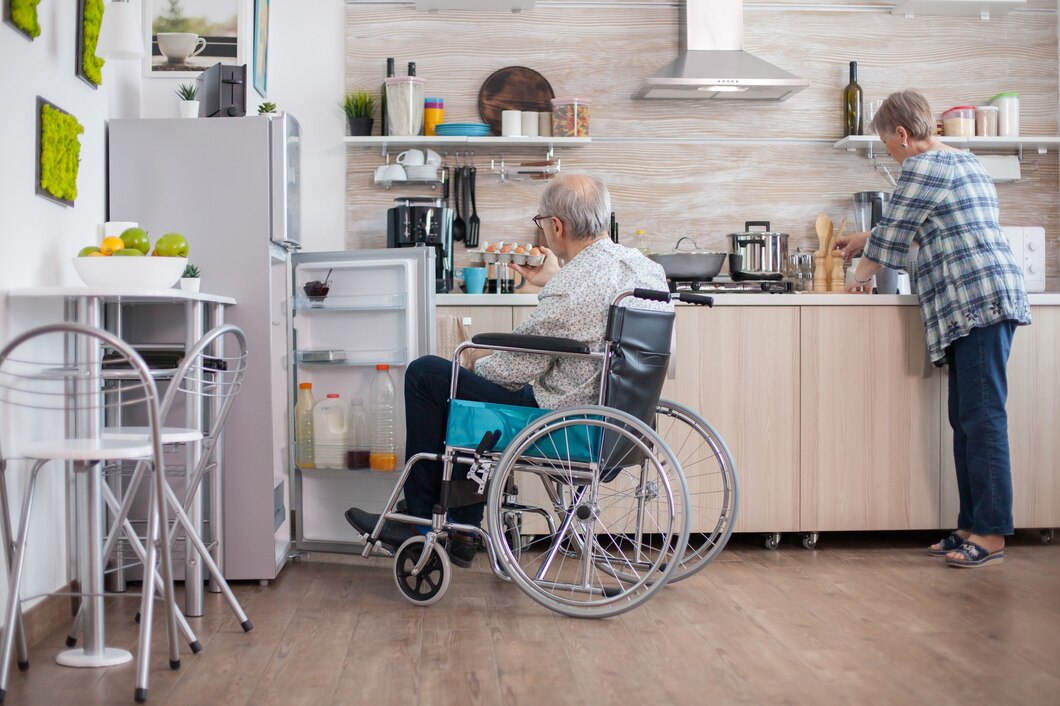Ergonomiczne sztućce dla seniorów i osób niepełnosprawnych. Jak ułatwiają codzienne czynności kuchenne?