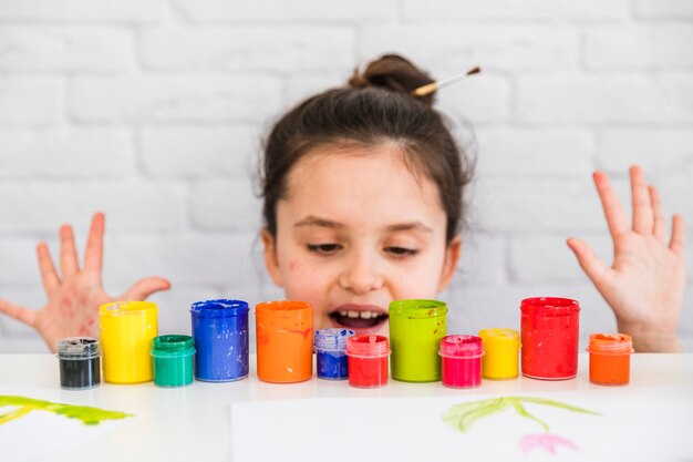 Jak metoda Montessori wspiera wszechstronny rozwój dziecka?